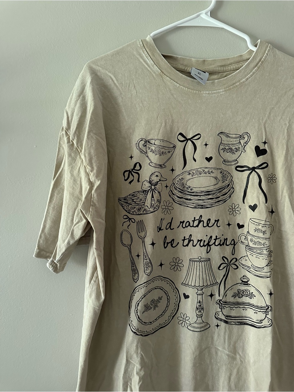 SHEIN Cream Short Sleeve Graphic Tee - Thrifting Illustration